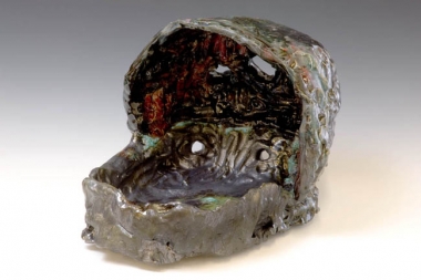 Astral Manger, 2007. Ceramic, formica pedestal. Sculpture: 13 x 20 x 13 inches (33 x 50.8 x 33 cm); pedestal: 40 x 20 x 26 inches (101.6 x 50.8 x 66 cm). MP 23
